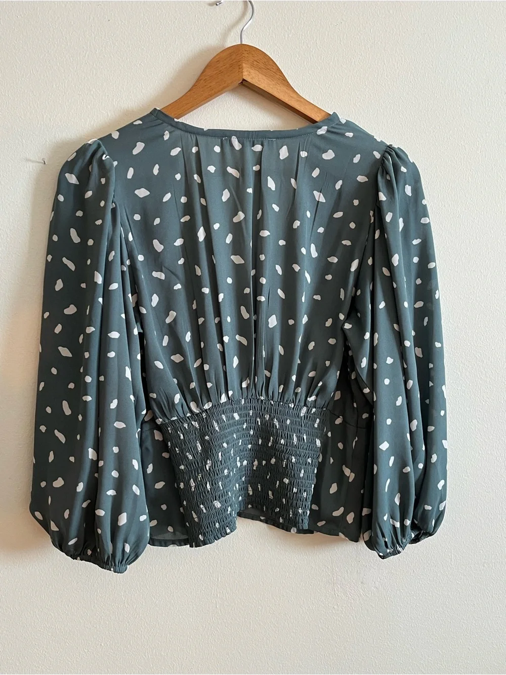 Abercrombie & Fitch lightweight neck